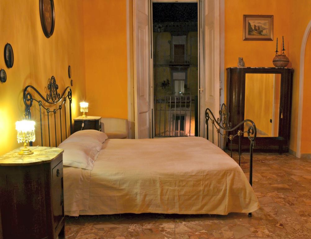 Bed and Breakfast A Casa Di Mamma Neapel Zimmer foto