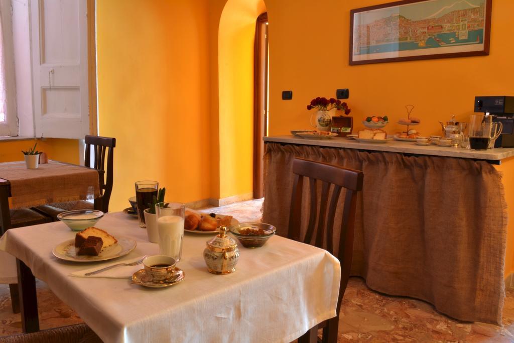 Bed and Breakfast A Casa Di Mamma Neapel Exterior foto